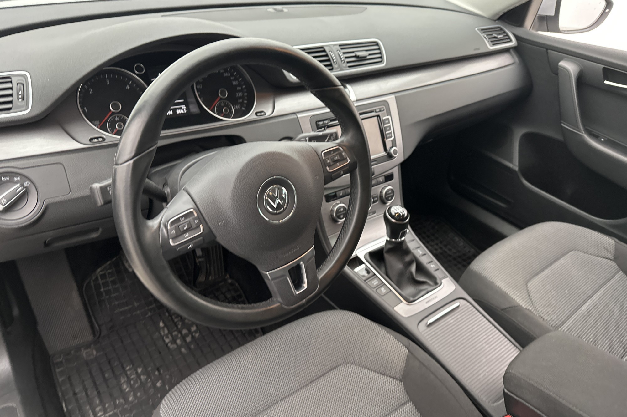 Volkswagen Passat TDI 4M 140hk Värmare Kamera Drag 1-ägare