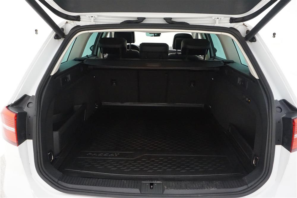 VW Passat 2.0 TDI BiTurbo Sportscombi 4MOTION (240hk)
