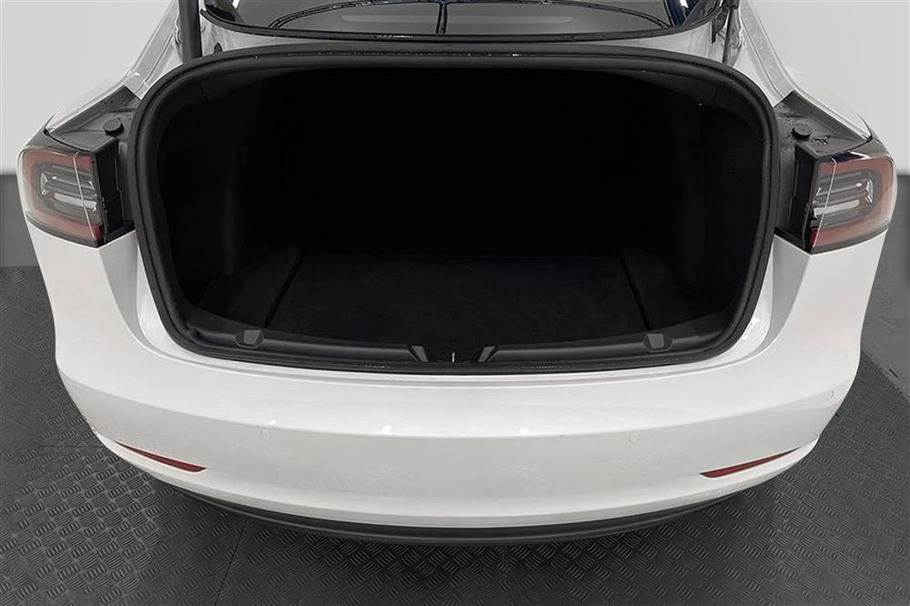 Tesla Model 3 Long Range AWD 440hk Svensksåld Facelift