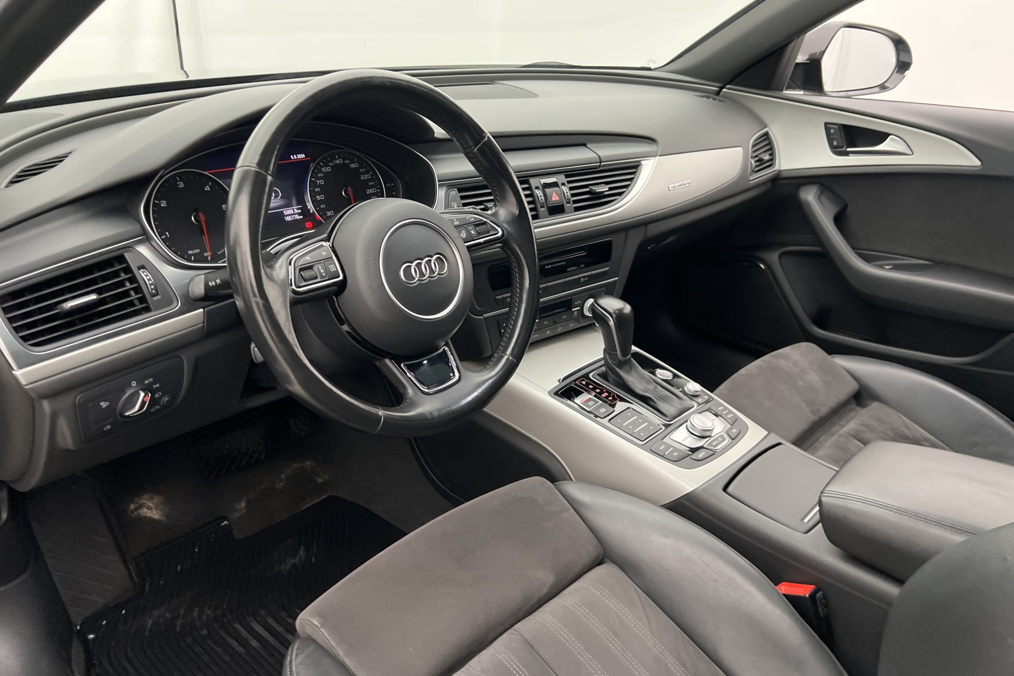 Audi A6 Avant 2.0 TDI 190hk Q S-Line D-Värm Pano BOSE Drag