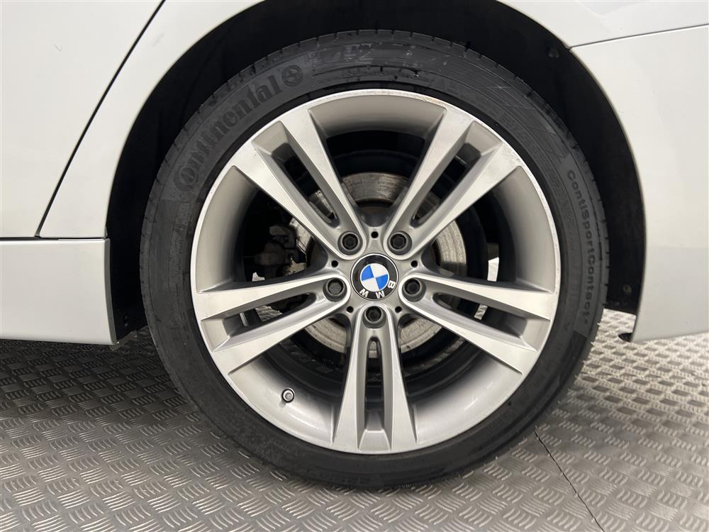 BMW 320d Touring Automat Sport PDC Drag Bluetooth 0,41L/MIL