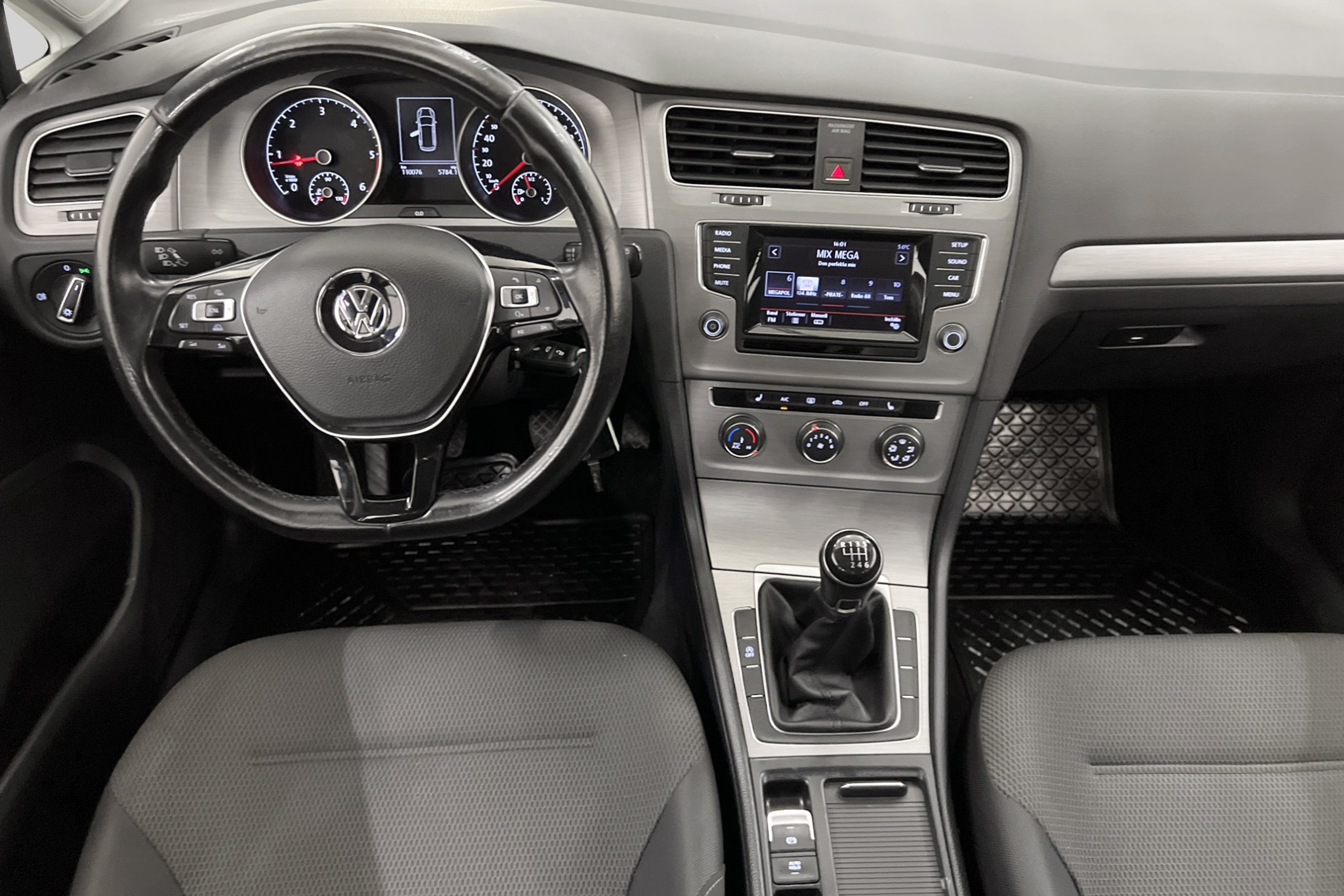 Volkswagen Golf 1.6 TDI M-Värmare Välservad Billigt ägande