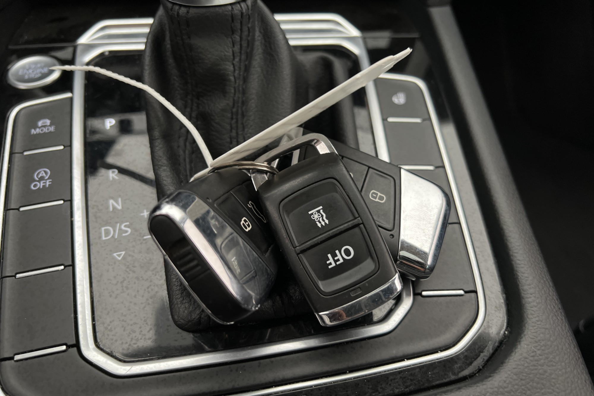 Volkswagen Passat SC 190hk R-Line Pano Cockpit Värm Kamera