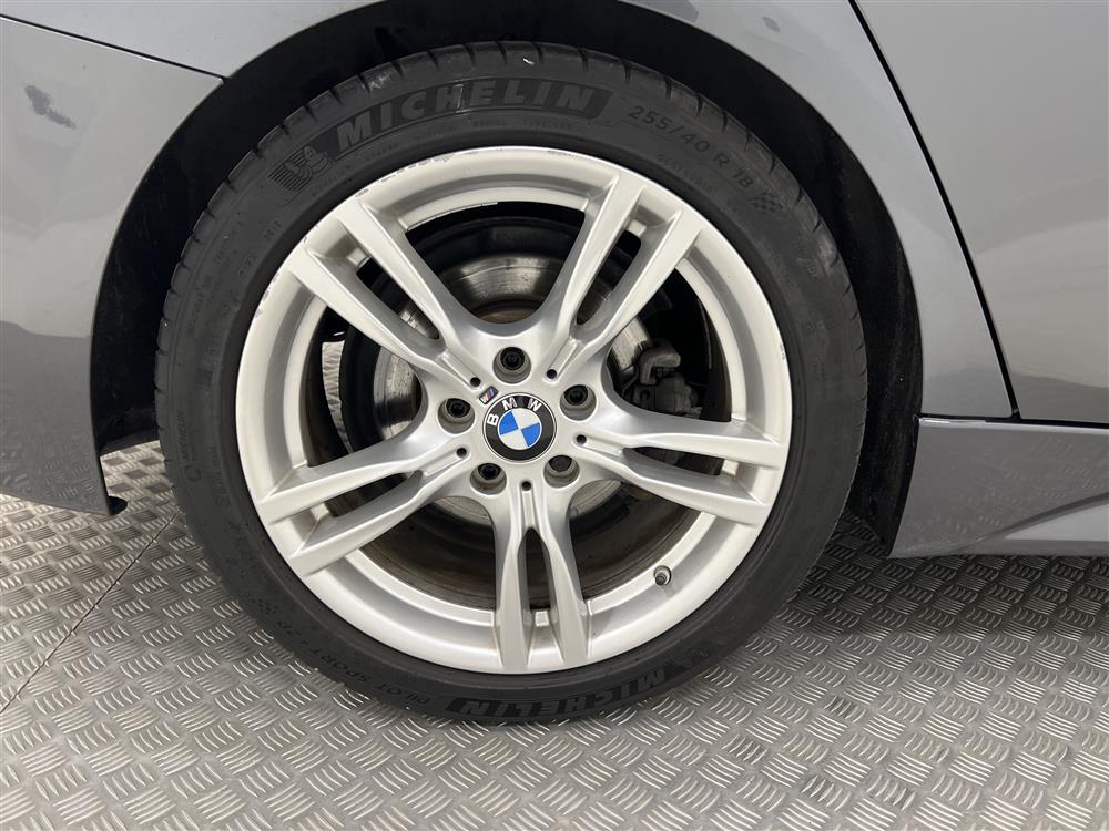 BMW 330e Sedan 252hk M Sport Navi B-Kam Välservad