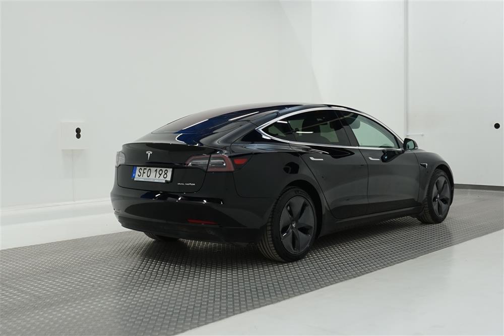 Tesla Model 3 Long Range AWD 440hk Autopilot 2.5 Moms