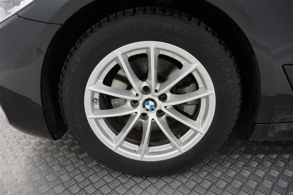 BMW 520d xDrive M-Sport Innovation D-Värm Navi Pano HUD H/K