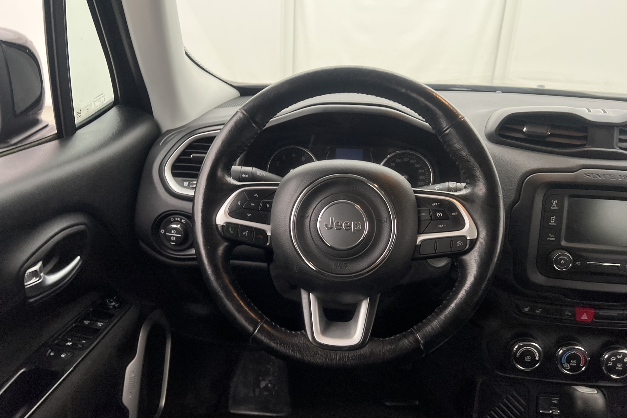 Jeep Renegade 1.4 DCT 140hk Longitude Rattvärme Dragkrok