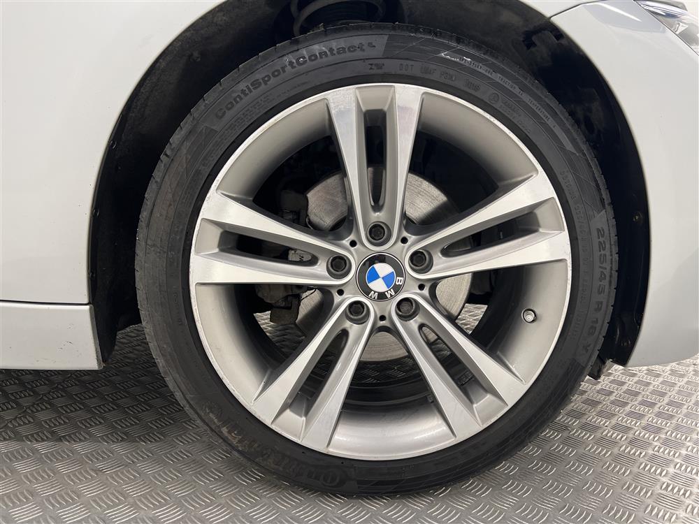 BMW 320d Touring Automat Sport PDC Drag Bluetooth 0,41L/MIL