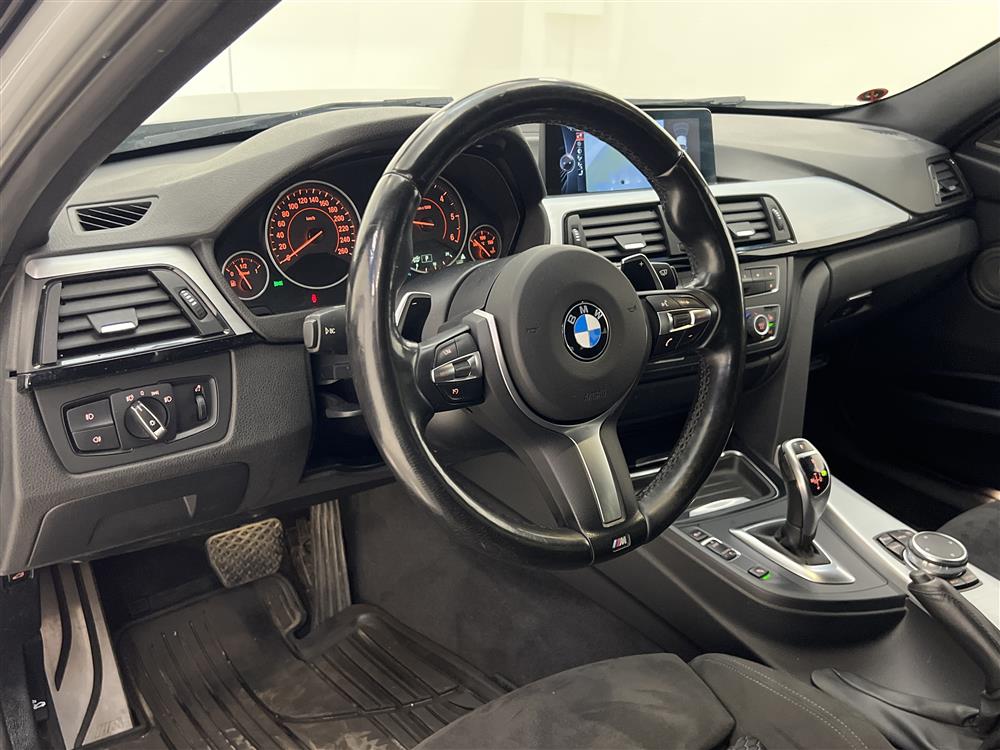 BMW 330d xDrive M Sport 258hk Pano Navi Drag H&K Nyserv.