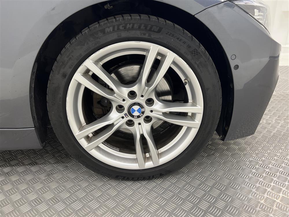 BMW 330e Sedan 252hk M Sport Navi B-Kam Välservad