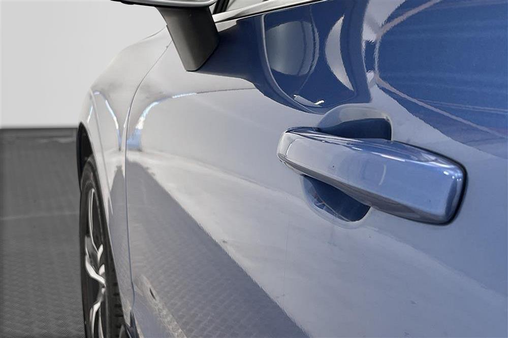 Volvo XC60 D4 AWD R-Design Voc Värmare  Panorama Skinn Navi