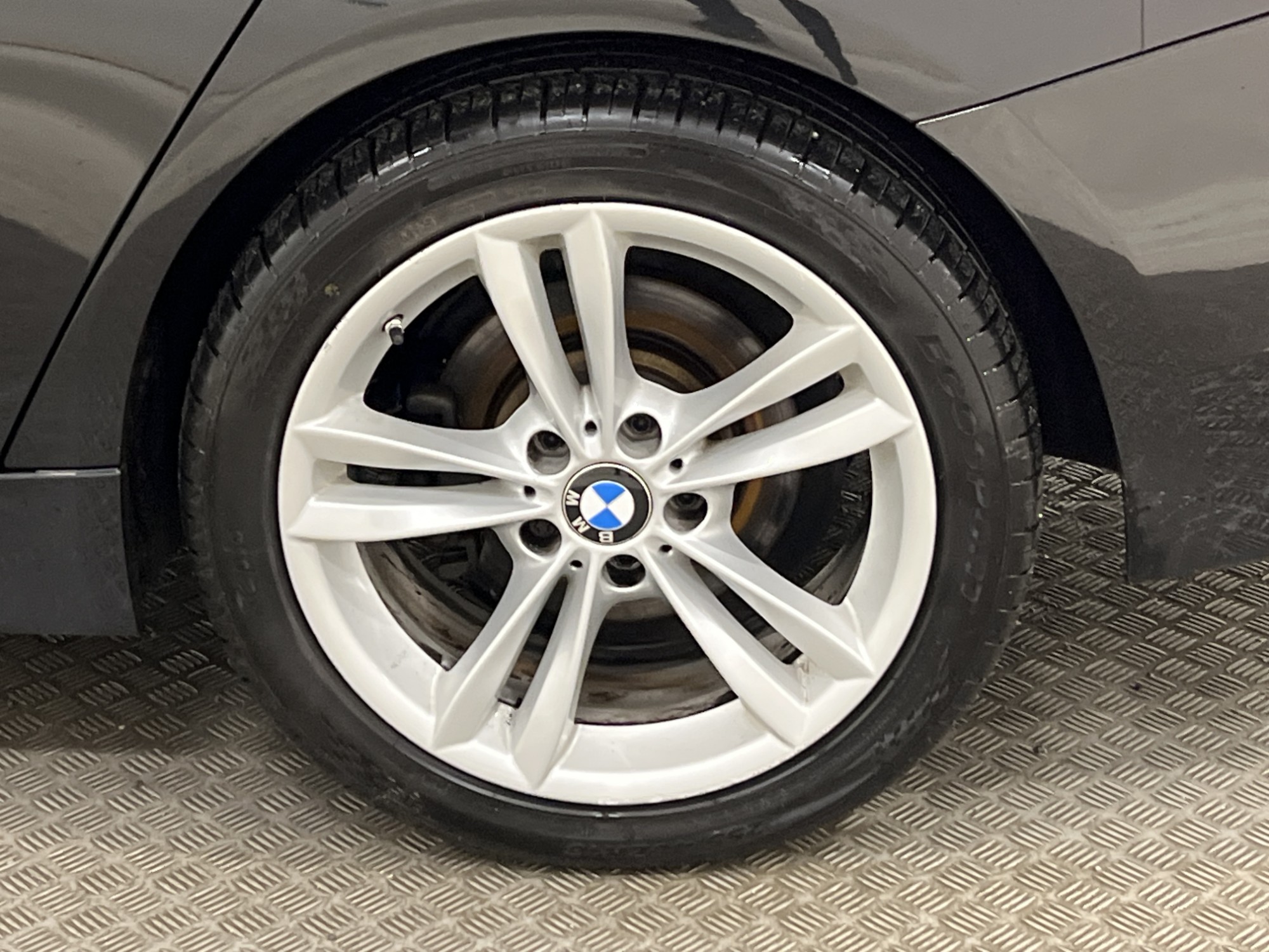 BMW 320d xDrive 190hk Sport line Rattvärme P-sensorer Drag