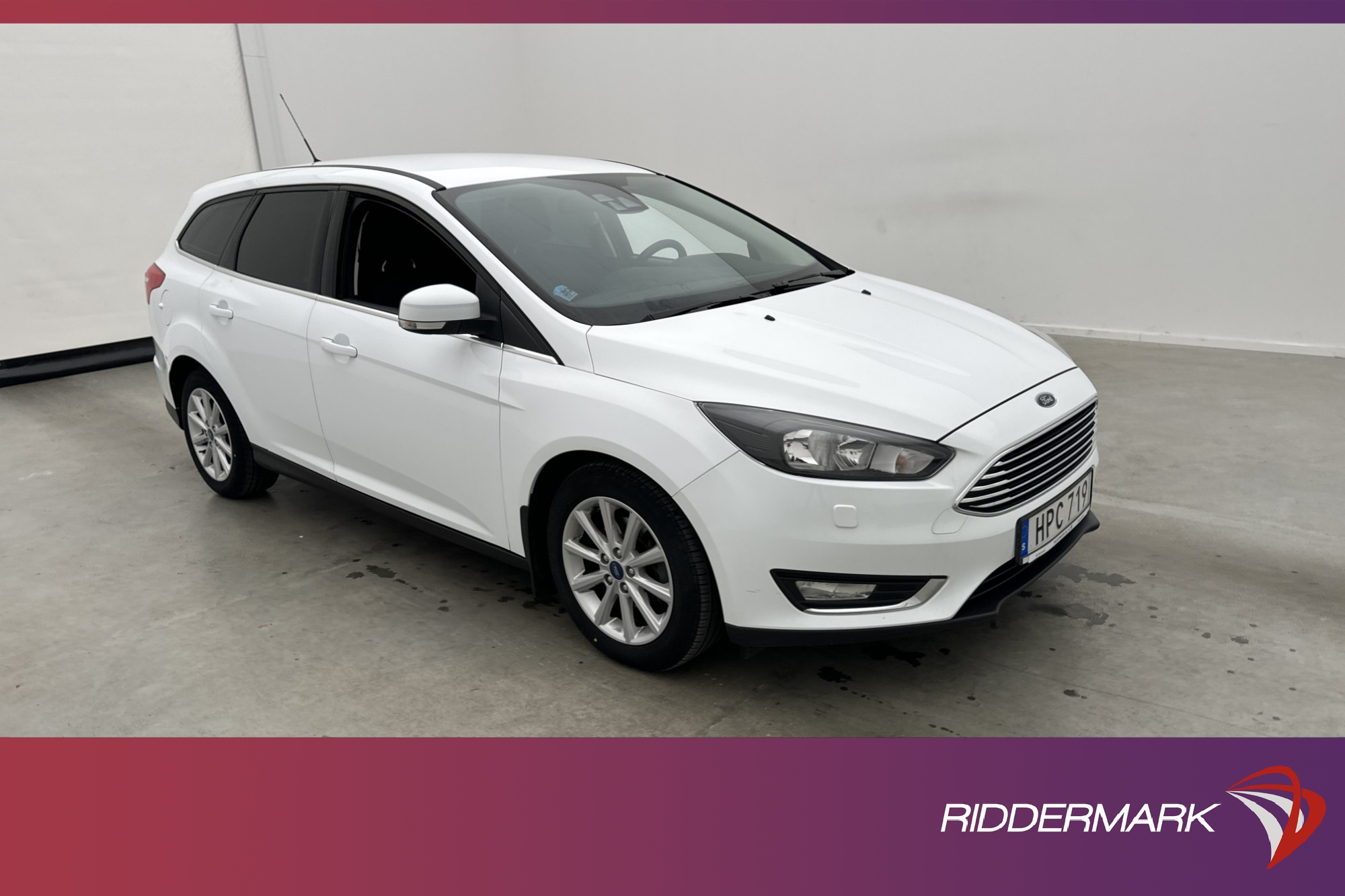 Ford Focus Kombi 1.0 125hk Titanium En-Bruk Sensorer Drag