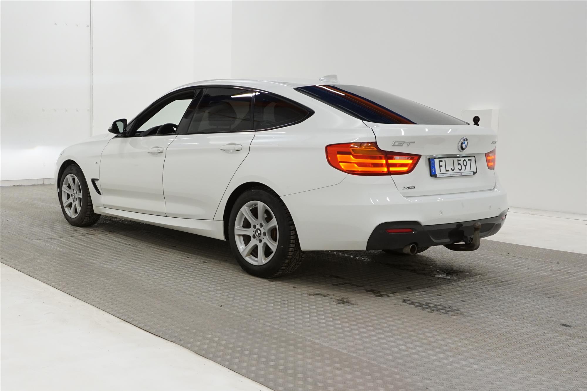 BMW 320d xDrive 184hk M Sport Dragkrok PDC 0,51L/mil