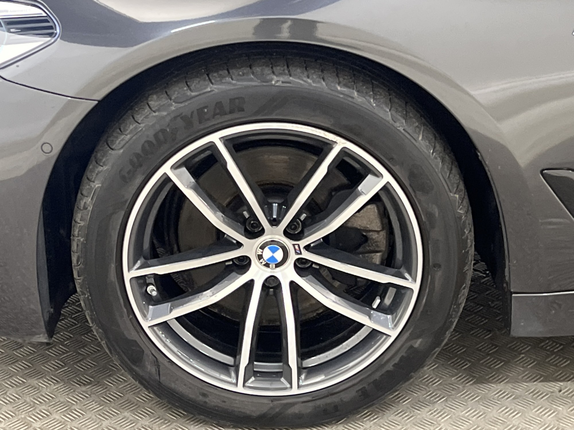 BMW 520 d xDrive 190hk M-Sport Innovation Edt Pano H/K Drag