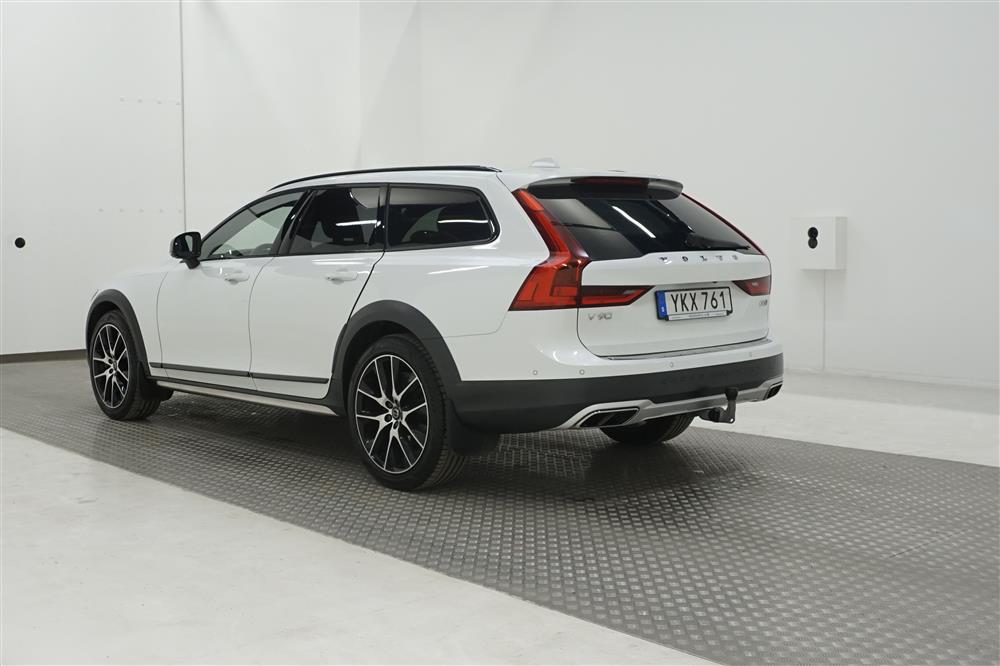 Volvo V90  Cross Country D5 AWD 235hk VOC B&W D-Värm Pano