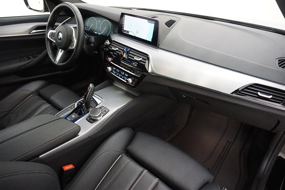 BMW 520d xDrive M-Sport Innovation D-Värm Navi Pano HUD H/K