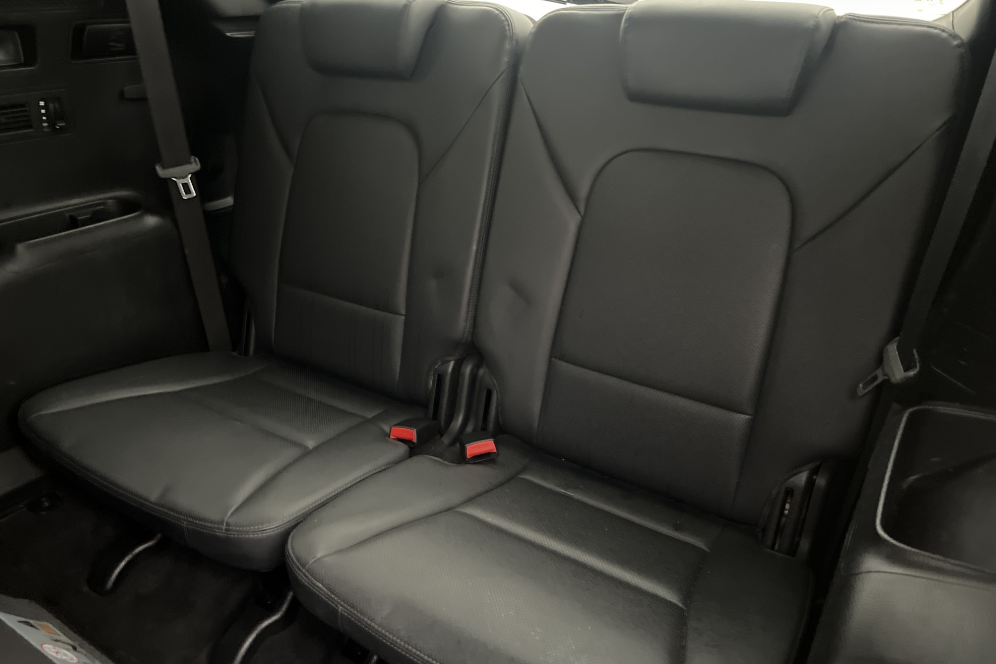 Hyundai Santa Fe 4WD 200hk Premium 7-Sits Infinity Värm Drag