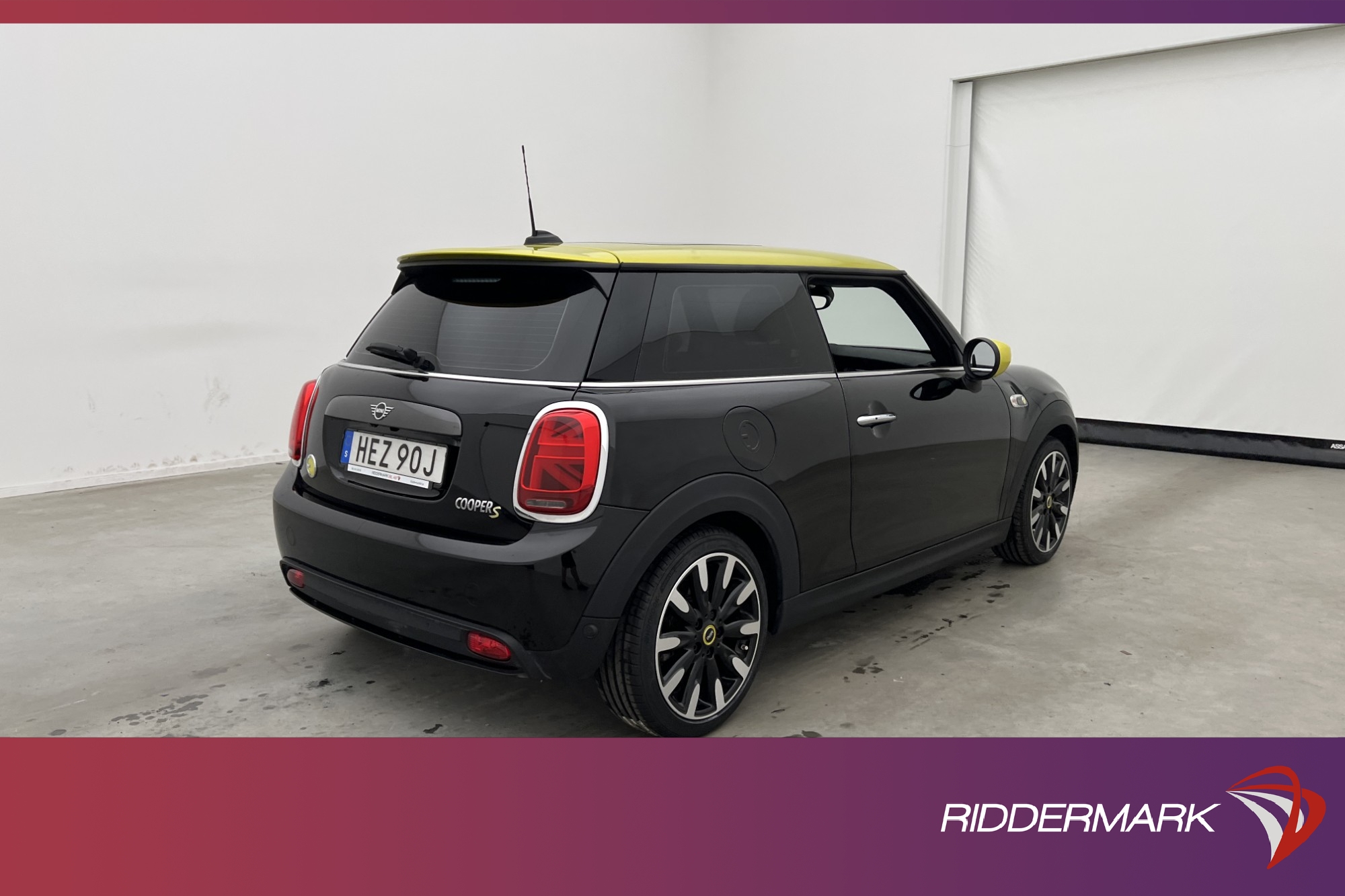 MINI Cooper SE 32.6 kWh 184hk Maximise Pano HUD Kamera Skinn