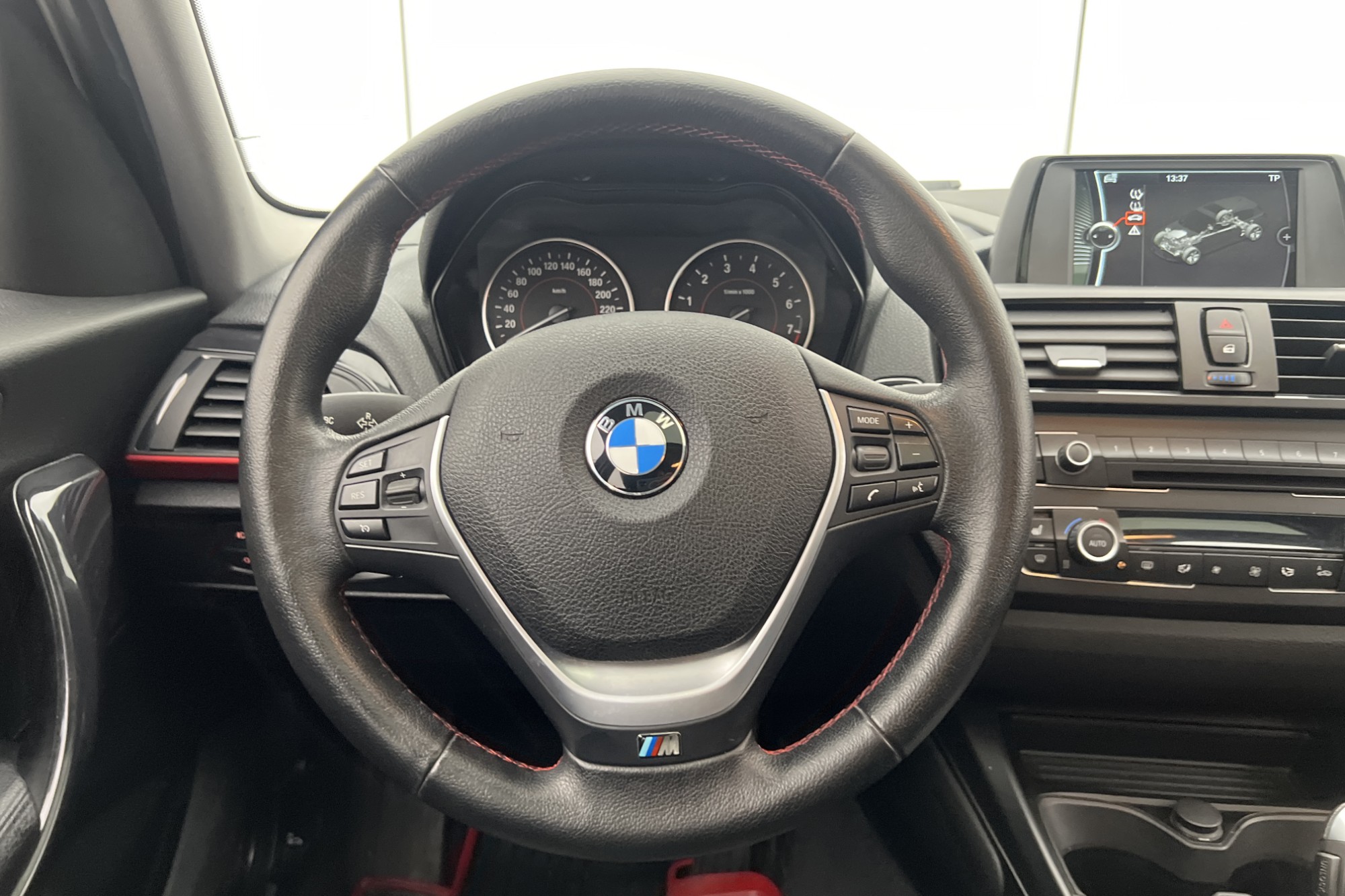 BMW 118 i 170hk Sport line M Sport-Ratt Taklucka HiFi Skinn