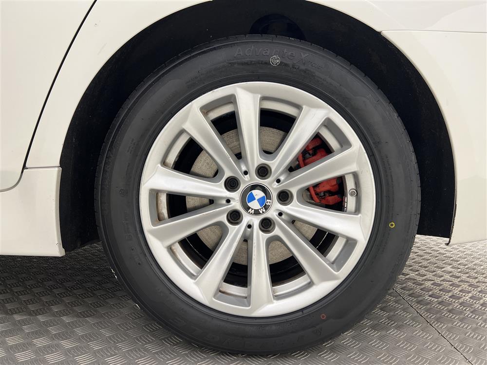 BMW 520d EfficientDynamics, 184hk B-Kam H-skinn HiFi Drag