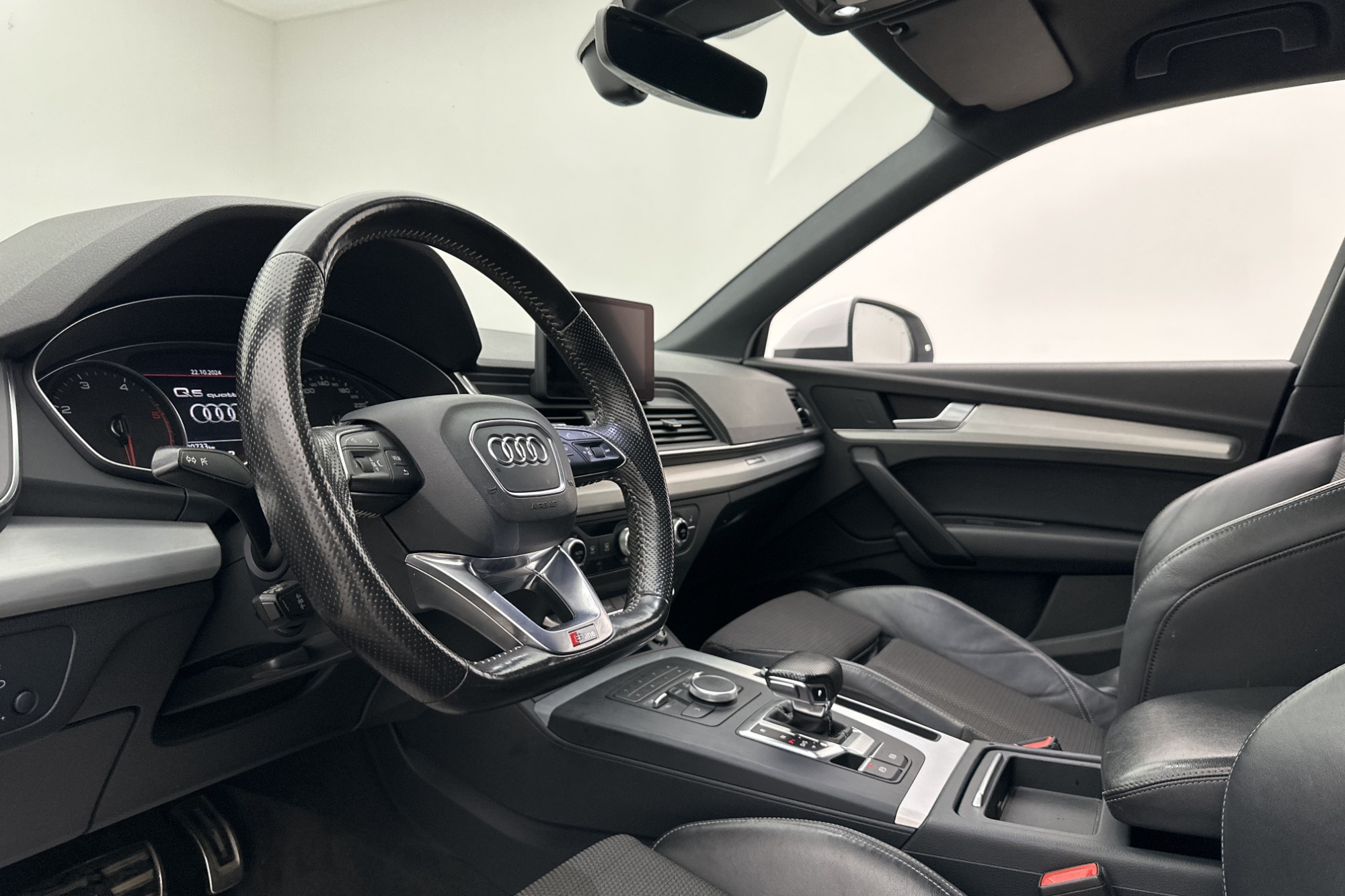 Audi Q5 2.0 TDI Quattro 190hk S-Line P-Värm MOMS 4,95% Ränta