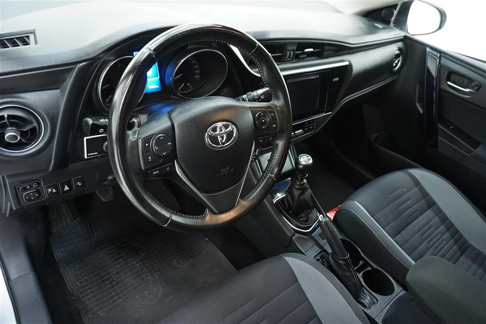 Toyota Auris 1.6 D-4D Touring Sports (112hk)