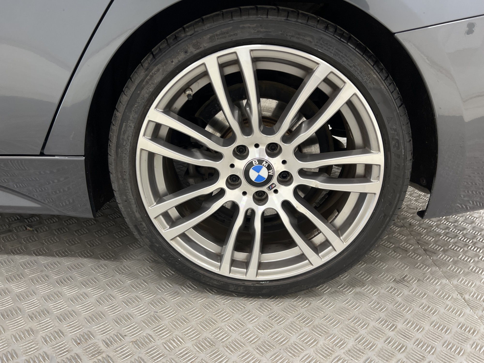 BMW 330e Sedan 252hk M Sport Taklucka H/K Navi