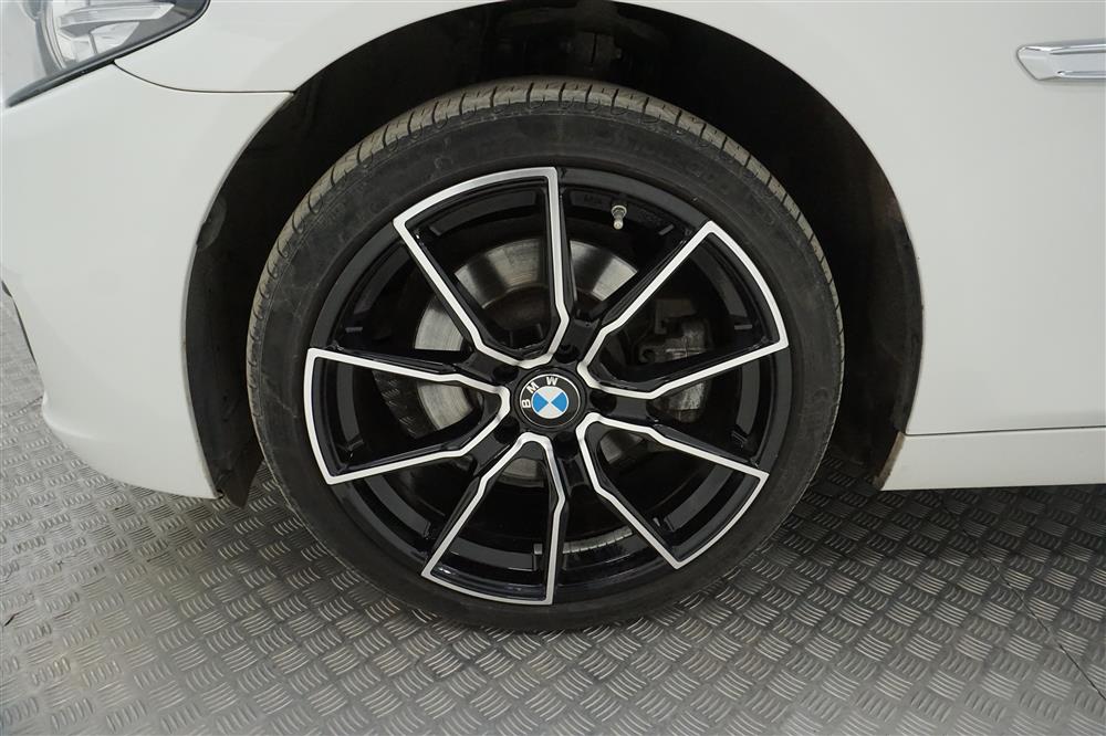 BMW 520d xDrive Sedan 184hk B-Kamera Skinn M-Värm P-Sensorer