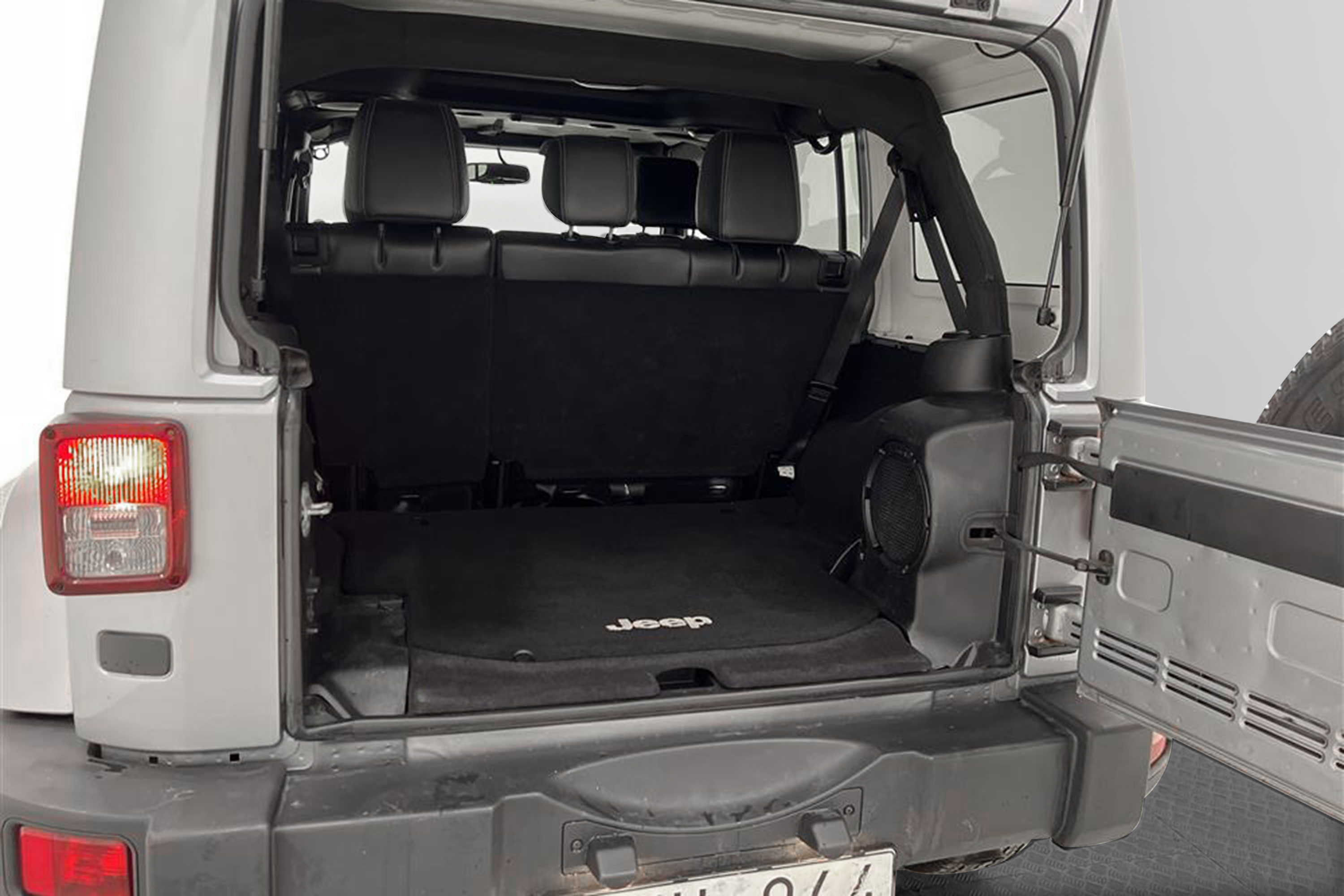 Jeep Wrangler 4WD Unlimited Sahara Edition Skinn Drag Navi