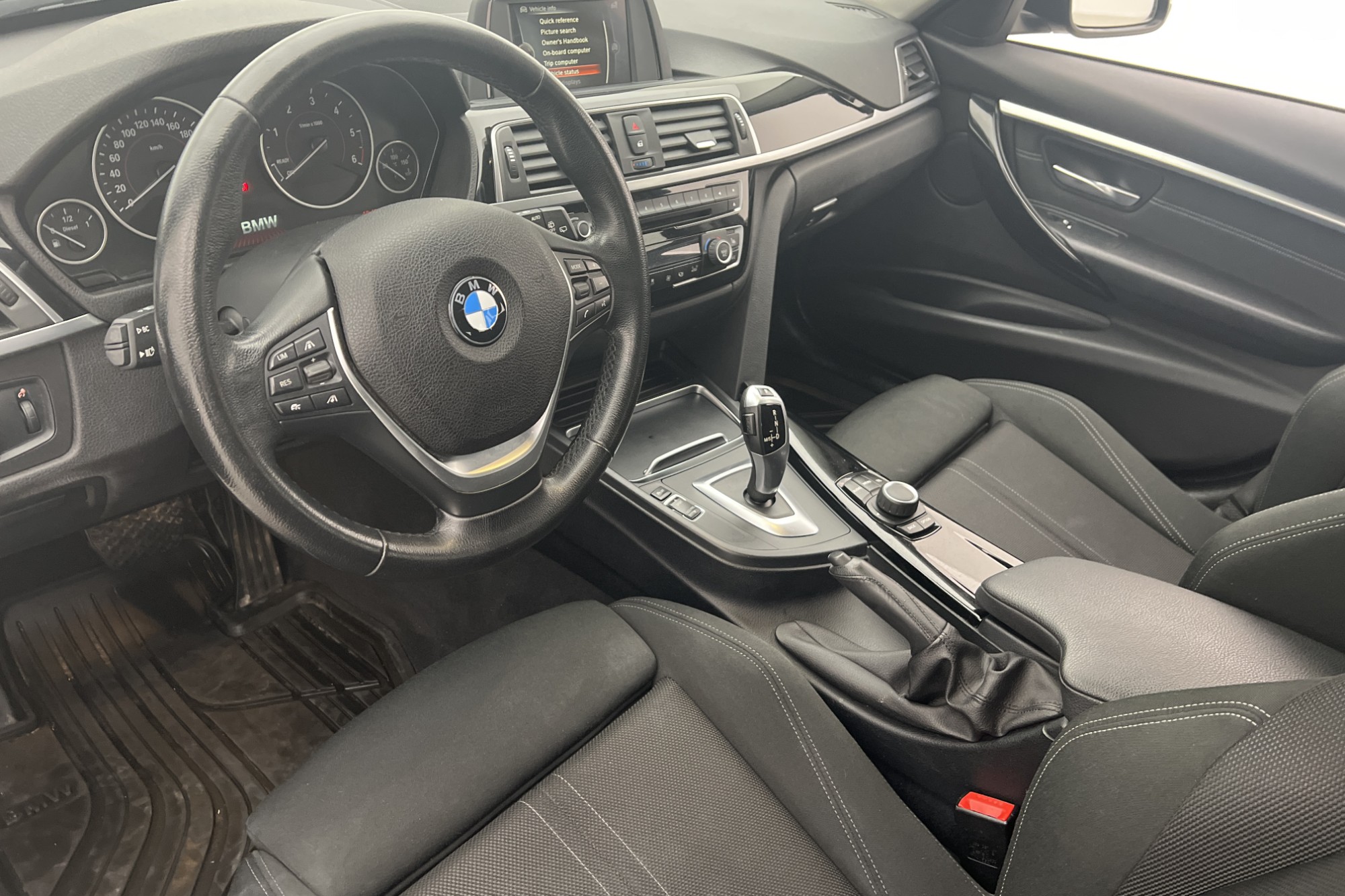 BMW 320d xDrive 190hk Sport Line HiFi Adaptiv Sensorer Drag