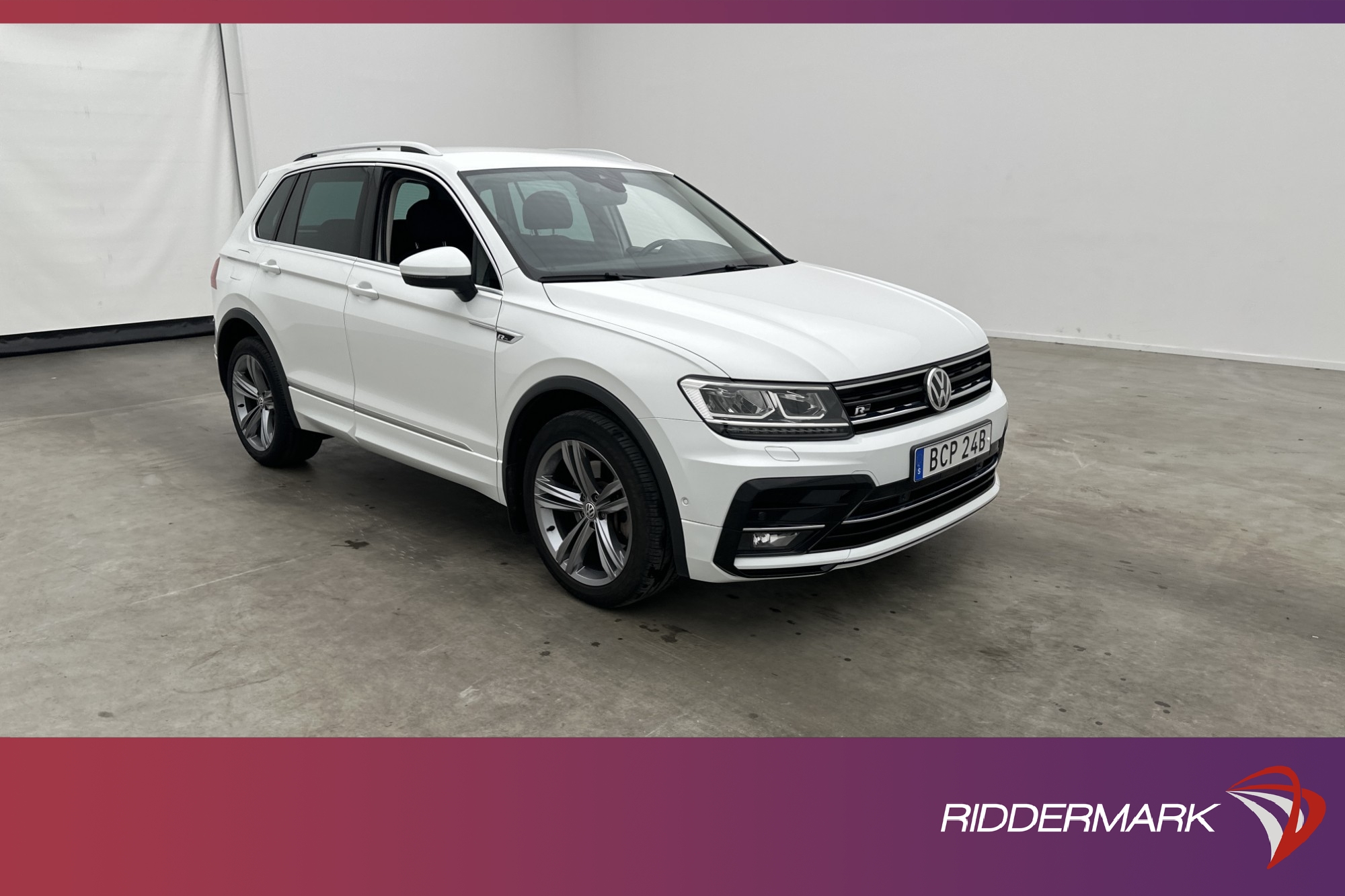 Volkswagen Tiguan 2.0 TSI 4M R-Line Värm Kamera CarPlay Drag