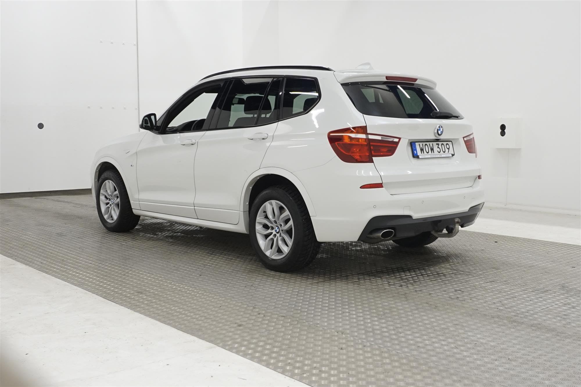 BMW X3 xDrive20d M-sport Värmare HiFi Navi Skinn Drag