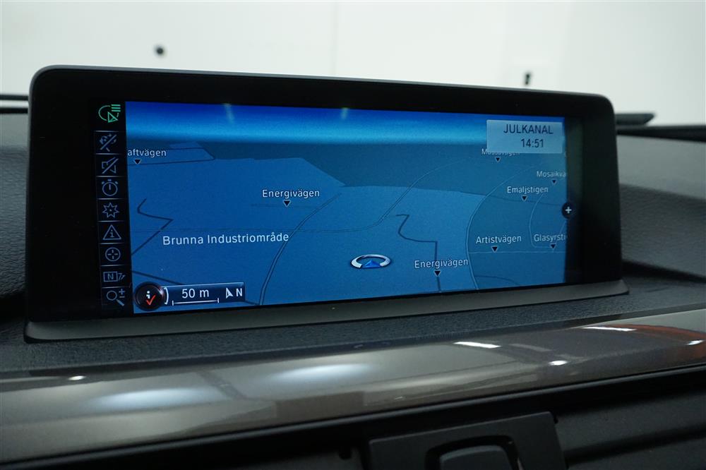 BMW 320d Touring (184hk) GPS PDC HUD Pano Kamera 