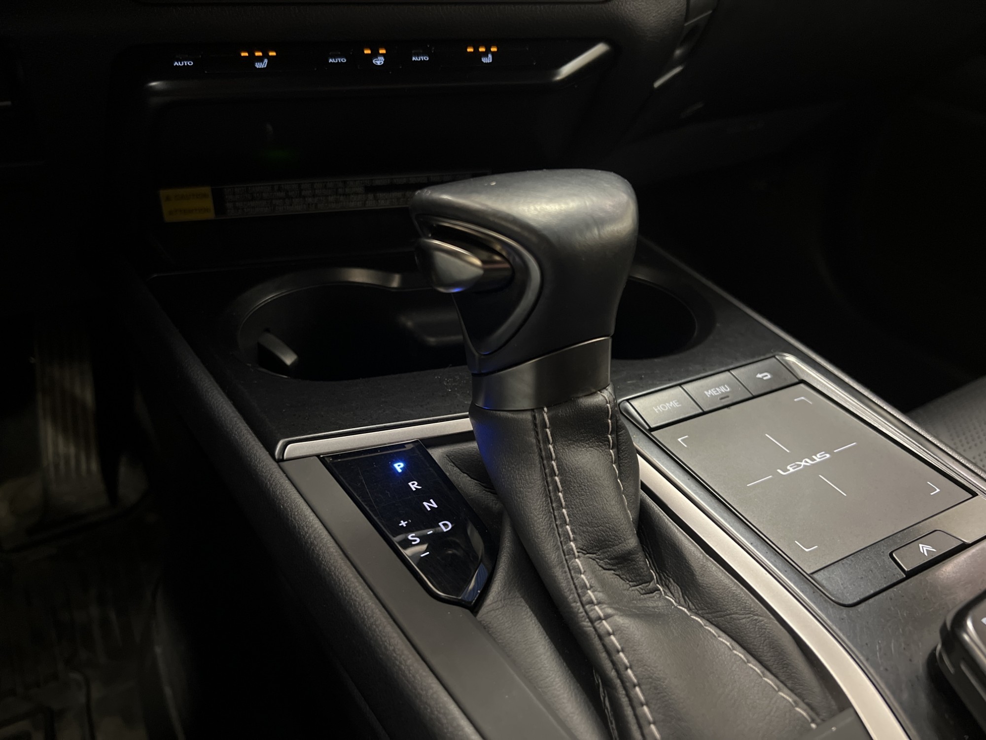 Lexus UX 250h CVT 184hk Premium Kamera Navi Skinn Keyless