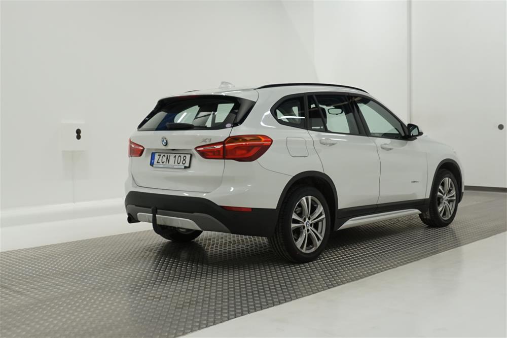 BMW X1 xDrive18d 150hk Sport line Navi Drag B-kam