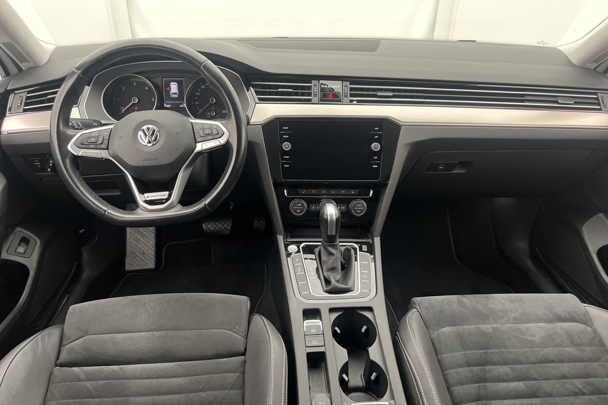 Volkswagen Passat 4M 190hk Executive Värm Kamera Navi Drag