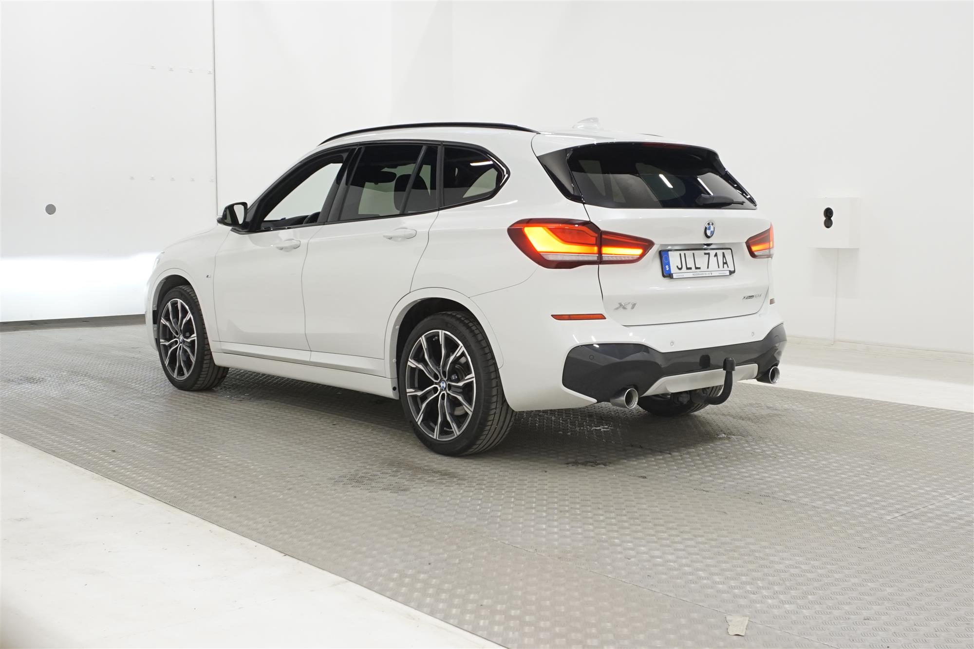 BMW X1 xDrive20d 190hk M-Sport HiFi Drag HUD Navi 0,54l/mil