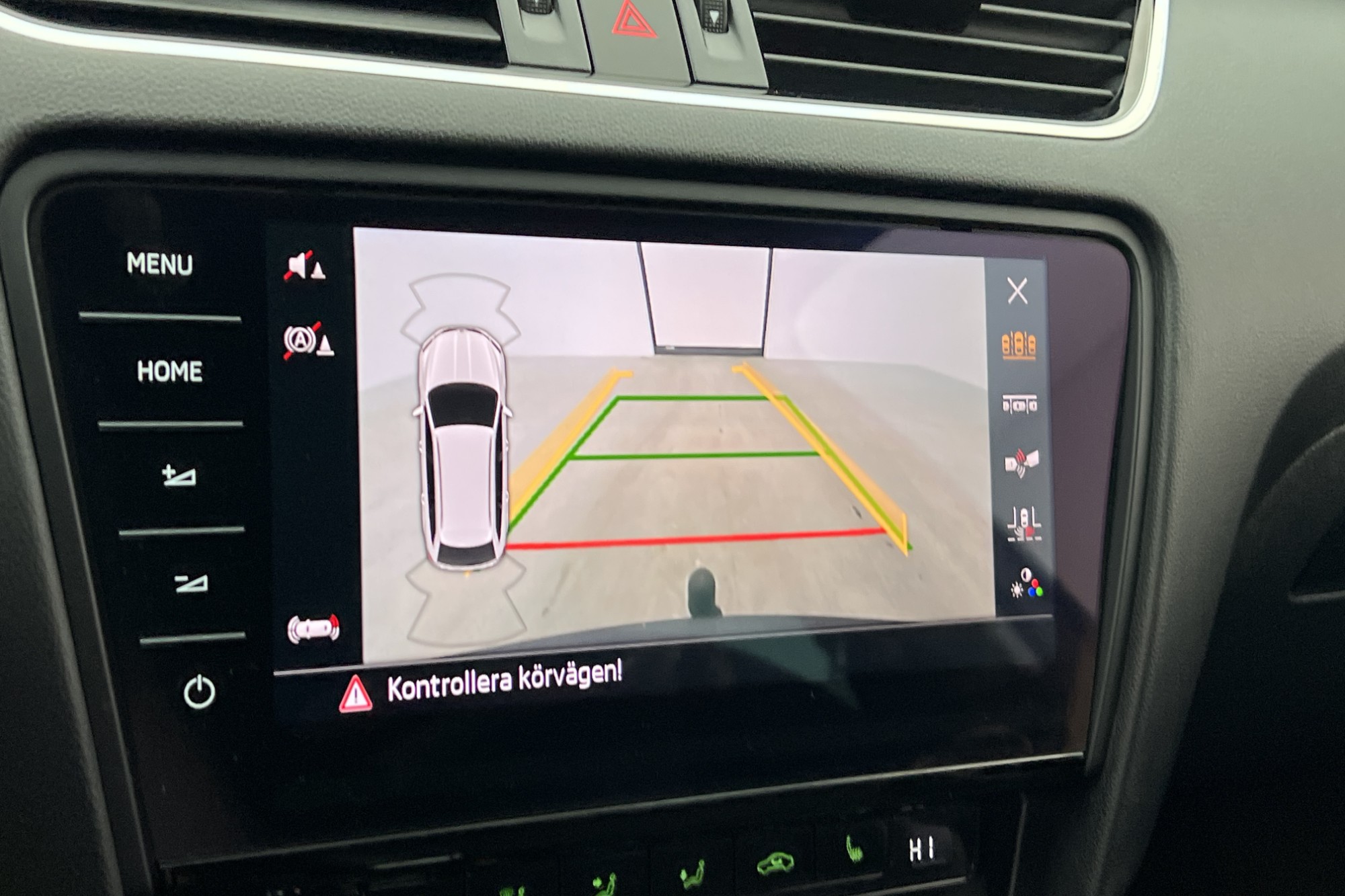 Skoda Octavia Scout 4x4 Premium Värmare Canton Kamera Drag