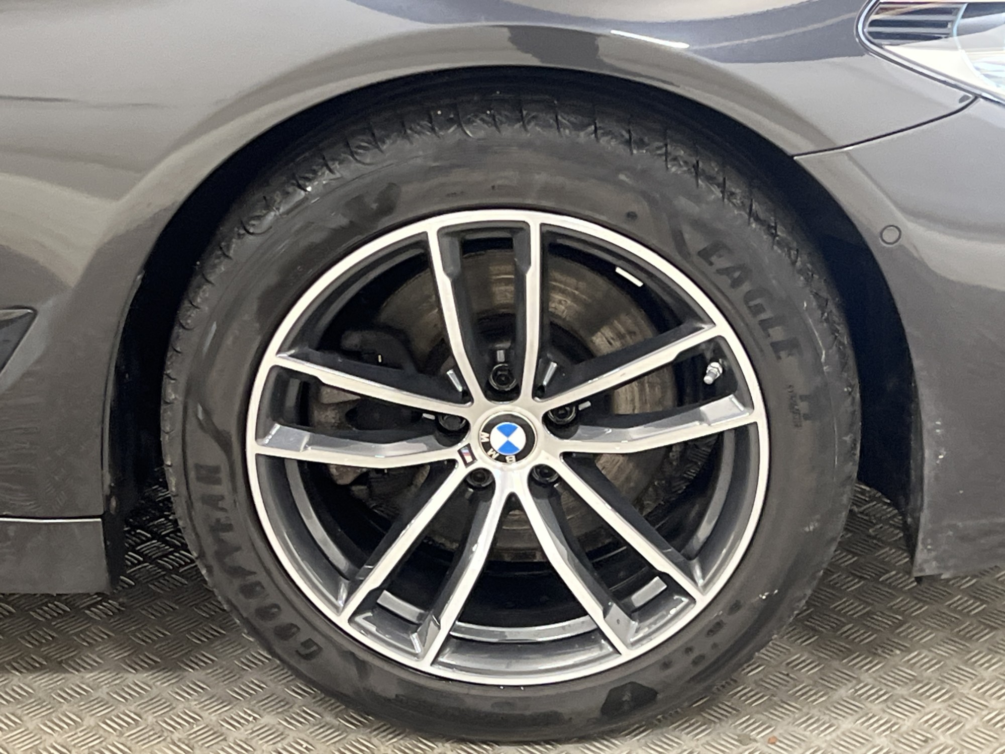 BMW 520 d xDrive 190hk M-Sport Innovation Edt Pano H/K Drag