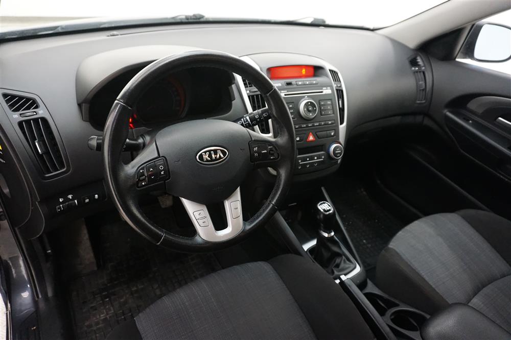 KIA Cee'd 1.6 CRDi SW 128hk M-värm Nyservad