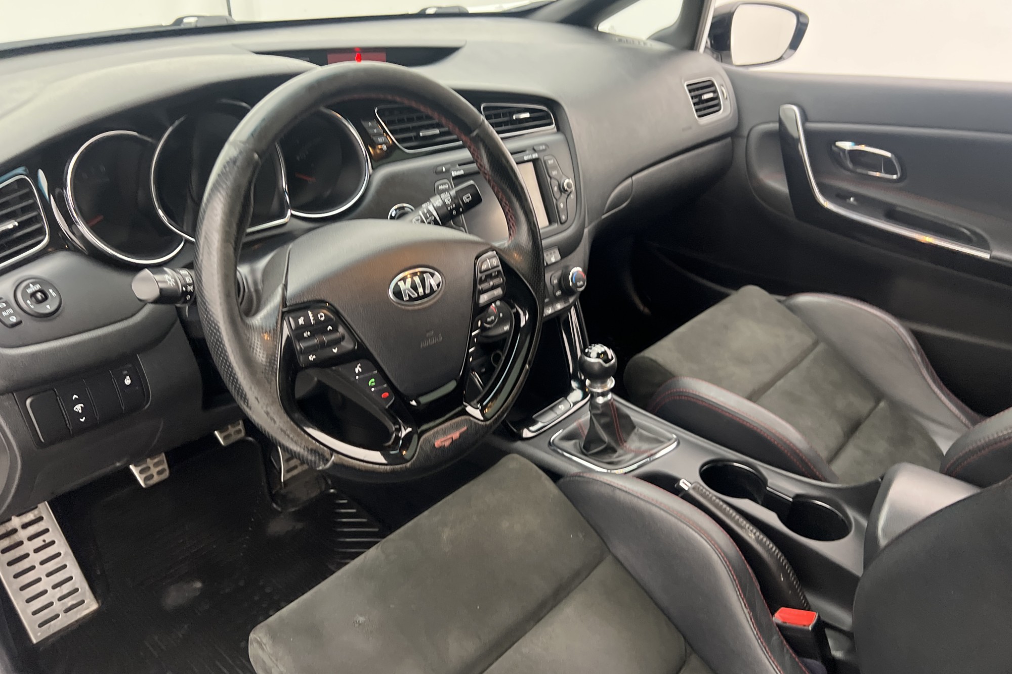 Kia pro_cee'd GT 1.6 GDI 204hk Taklucka Värmare Bkamera Navi