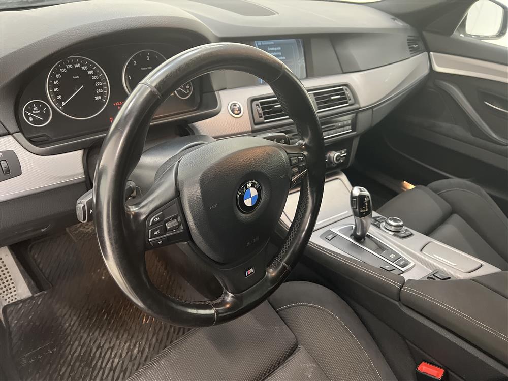 BMW 520 d 184hk M Sport M-Värm Drag P-Sens Svart Innertak