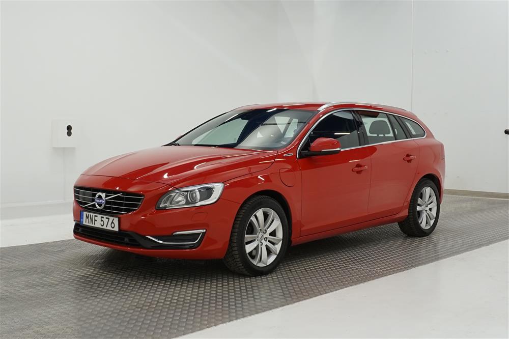 Volvo V60 D6 AWD Plug-in Hybrid 283hk Summum P-Värm Skinn