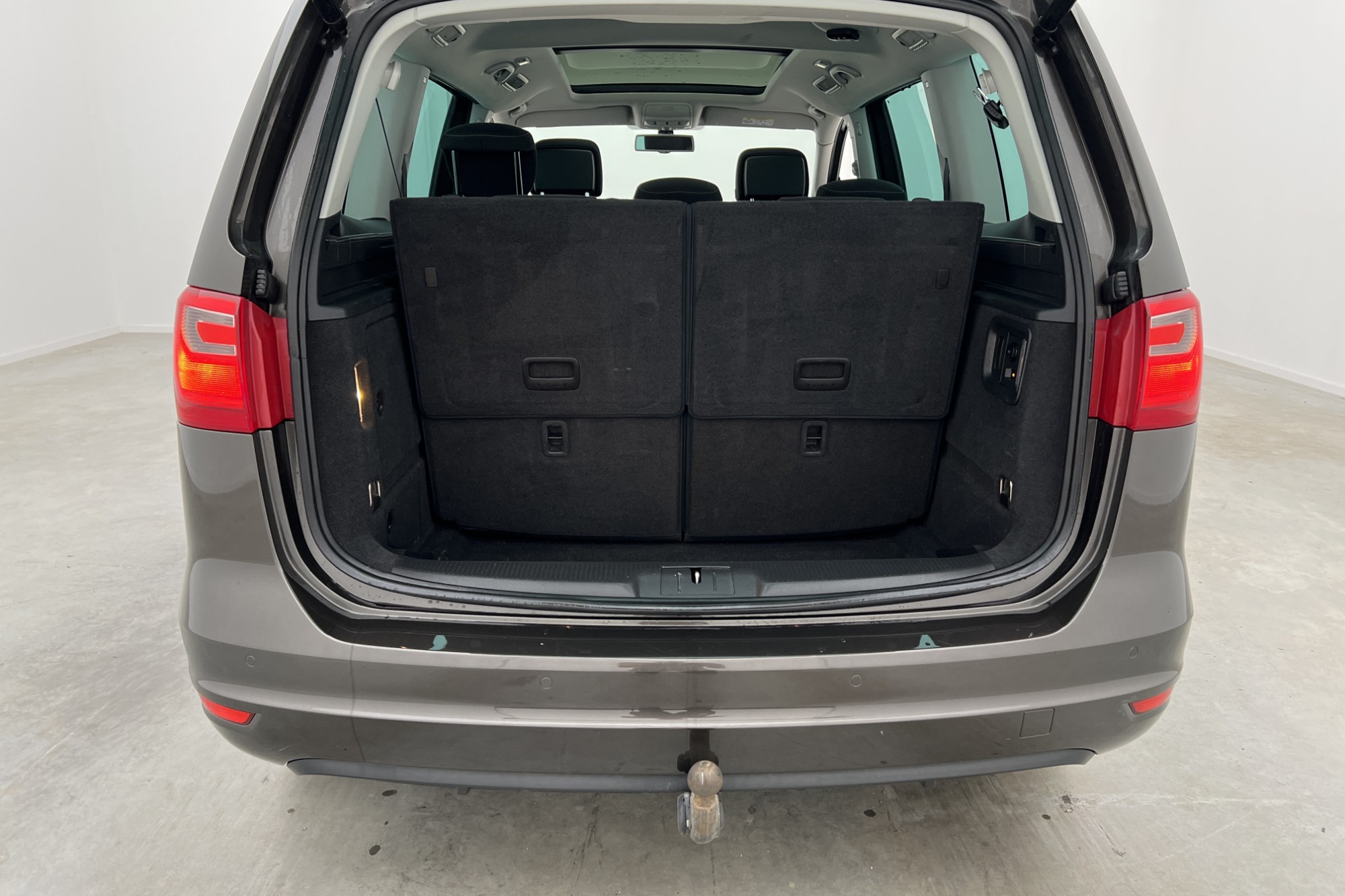 SEAT Alhambra 140hk Premium 7-Sits Värm Pano Kamera Navi