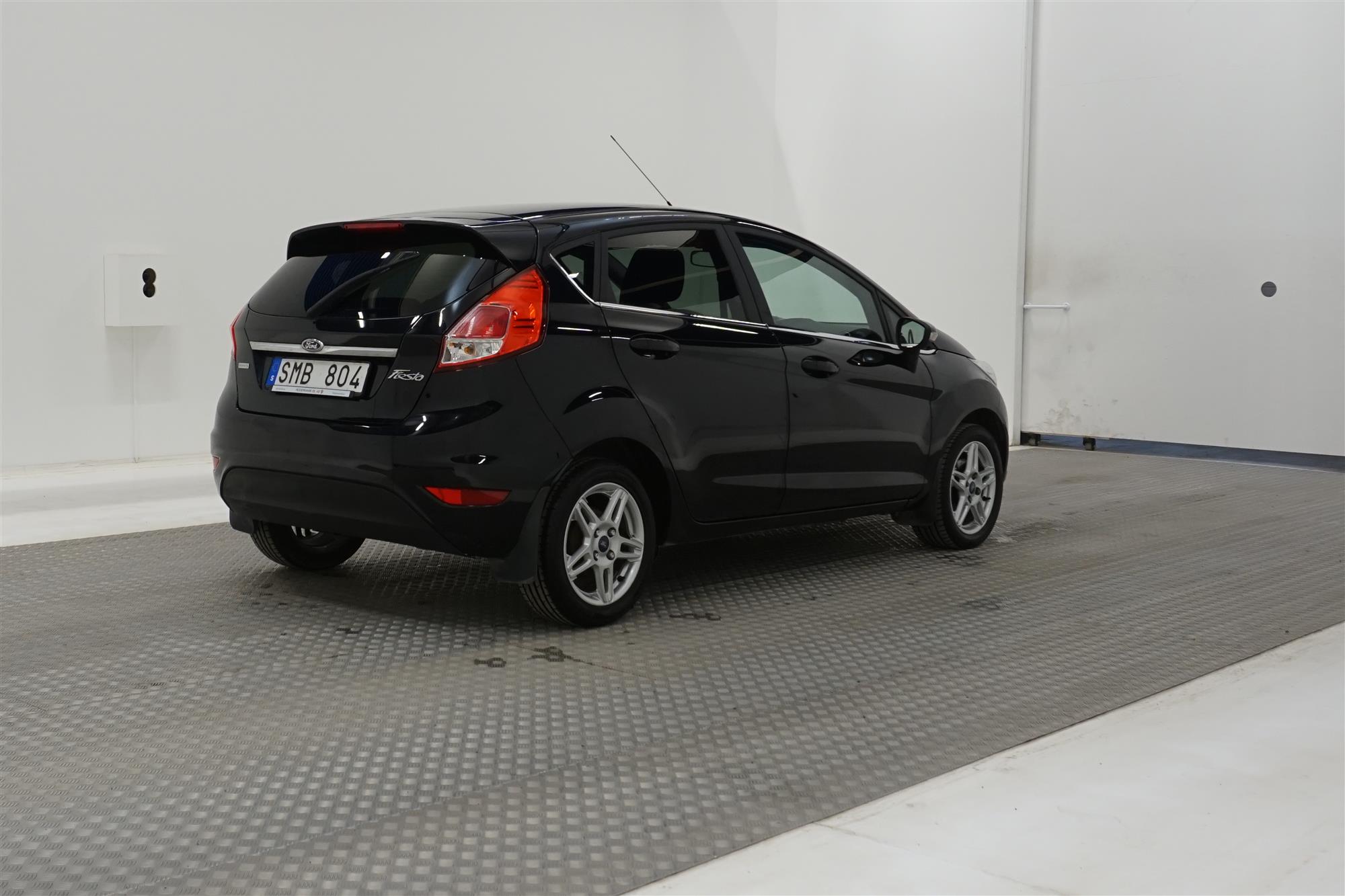 Ford Fiesta 1.0 100hk 2 Brukare Låg Skatt KAMPANJ