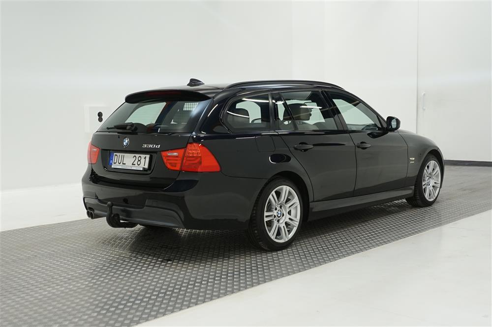 BMW 330d xDrive Touring M Sport Navi Hifi Drag Läder 245hk