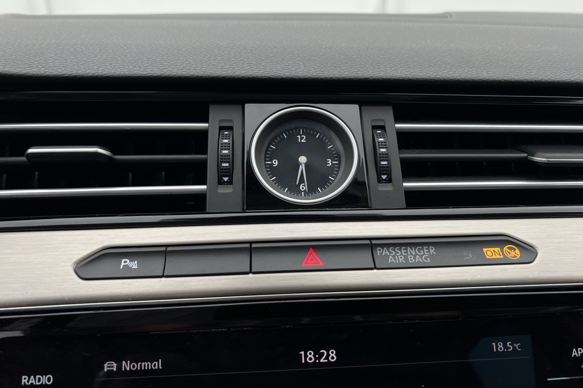 Volkswagen Passat SC 190hk R-Line Pano Cockpit Värm Kamera