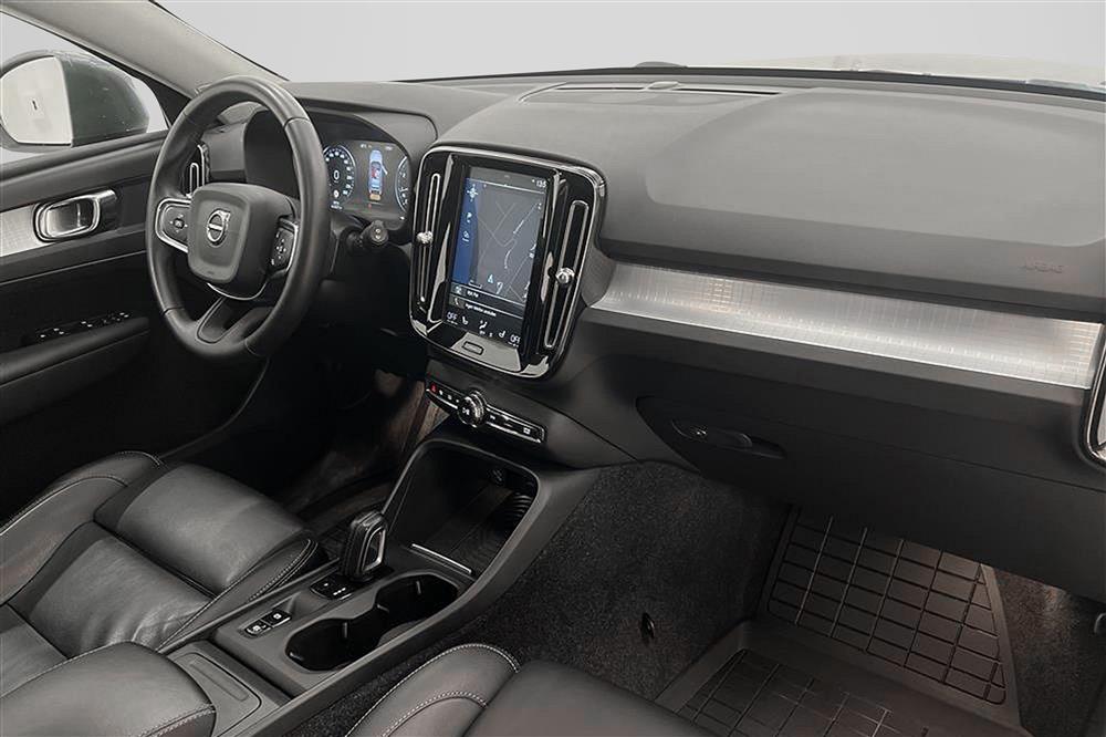 Volvo XC40 T5 AWD Intro Edit Värmare Skinn Navi Backkamera