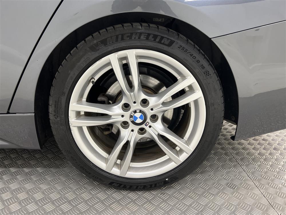 BMW 330e Sedan 252hk M Sport Navi B-Kam Välservad